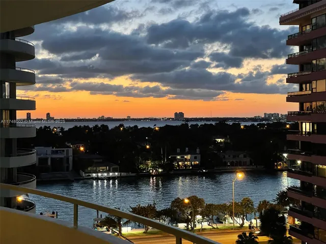 $7,000 | 5161 Collins Avenue, Unit 1012, Miami Beach, FL 33140