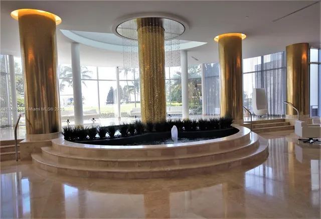 $7,000 | 5161 Collins Avenue, Unit 1012, Miami Beach, FL 33140