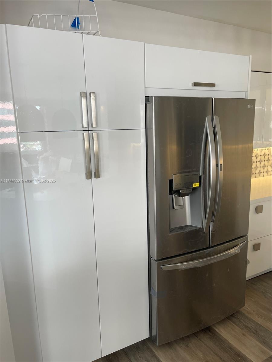 5161 Collins Avenue, Unit 1012 Miami Beach, FL 33140 - Photo 8 of 53