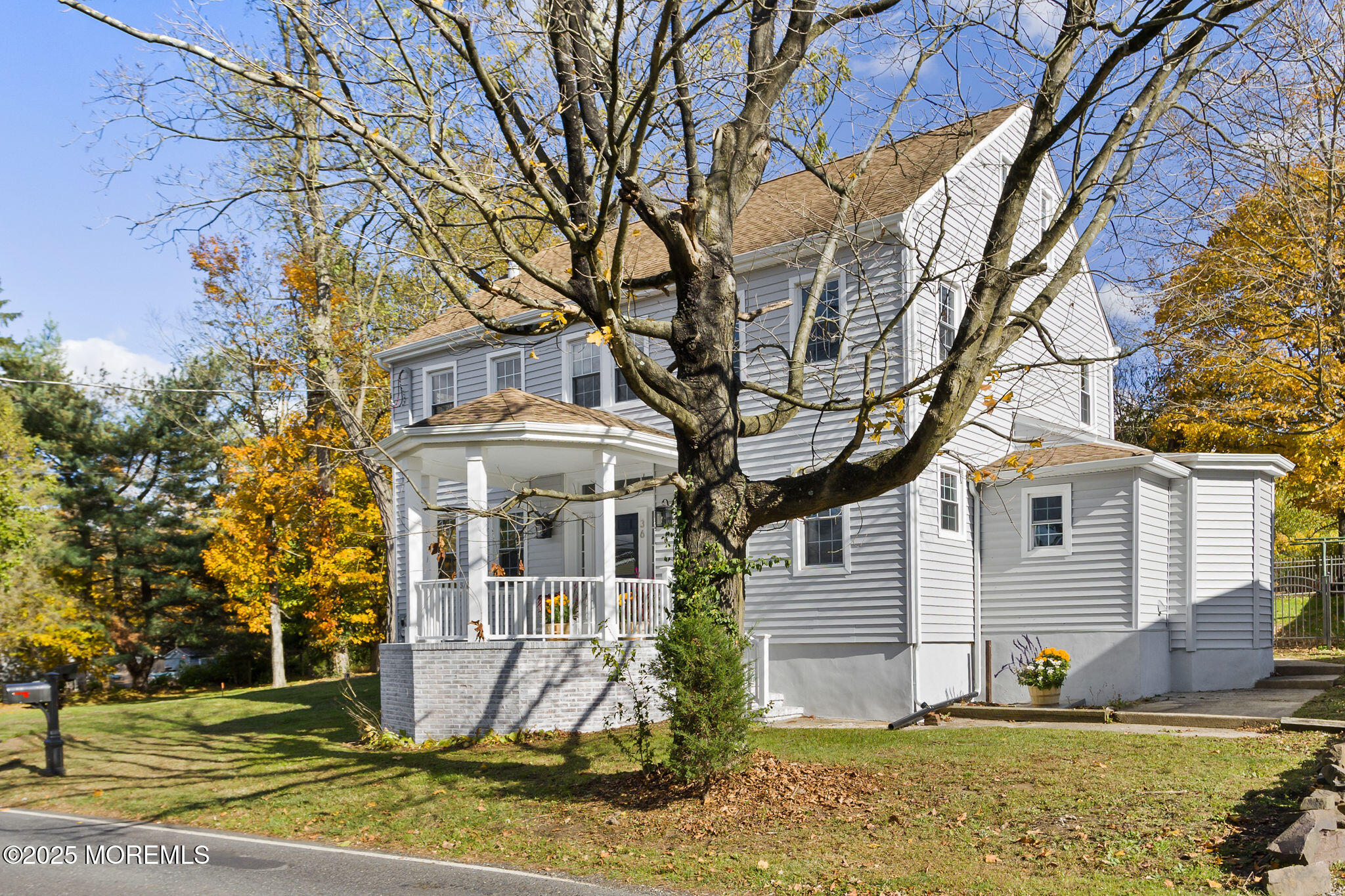 36 Chest-Georgetown Road Columbus, NJ 08022 - Photo 2 of 56 front view of a house with a yard