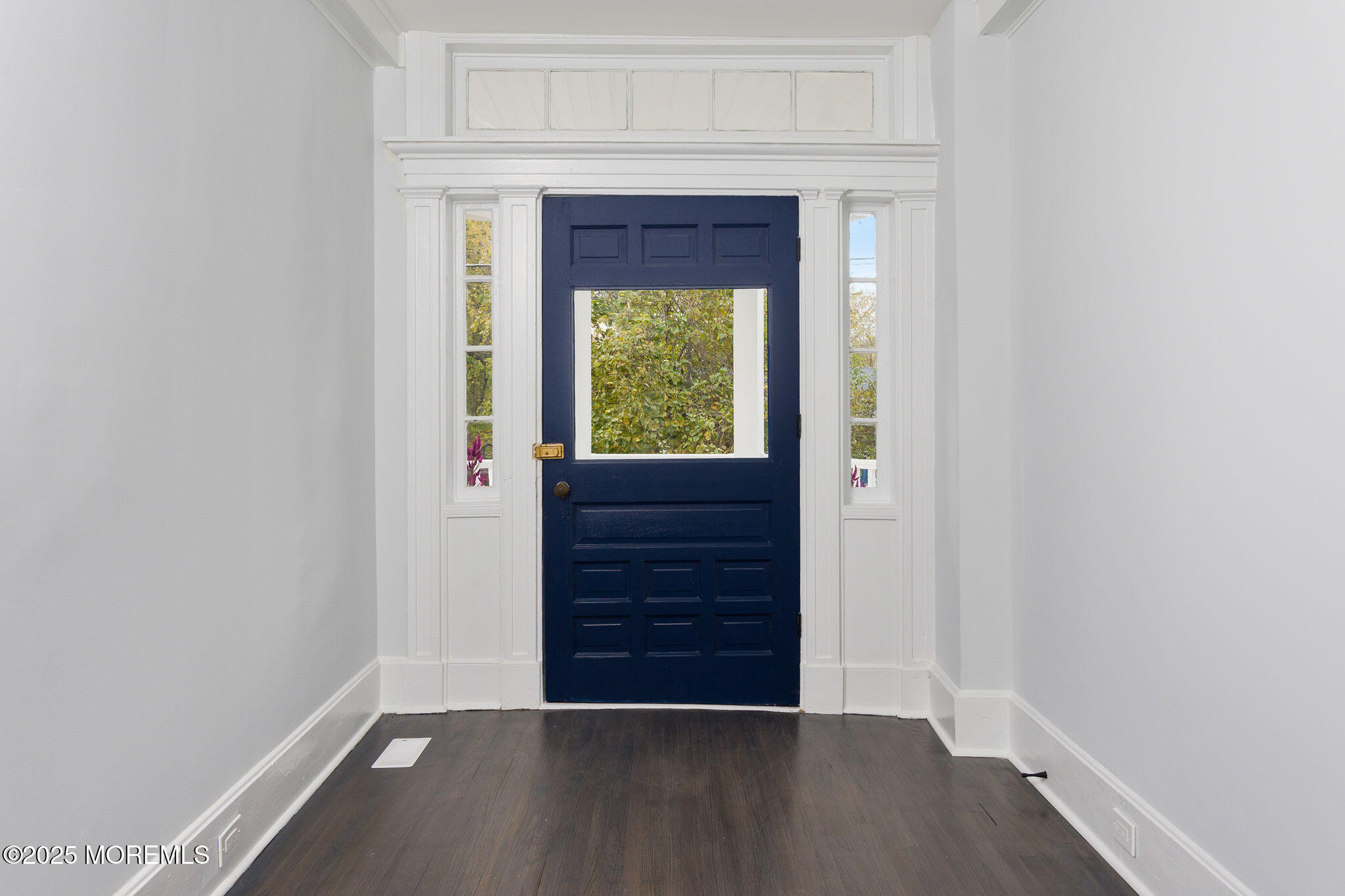 36 Chest-Georgetown Road Columbus, NJ 08022 - Photo 8 of 56 a view of a hallway with wooden floor and a window