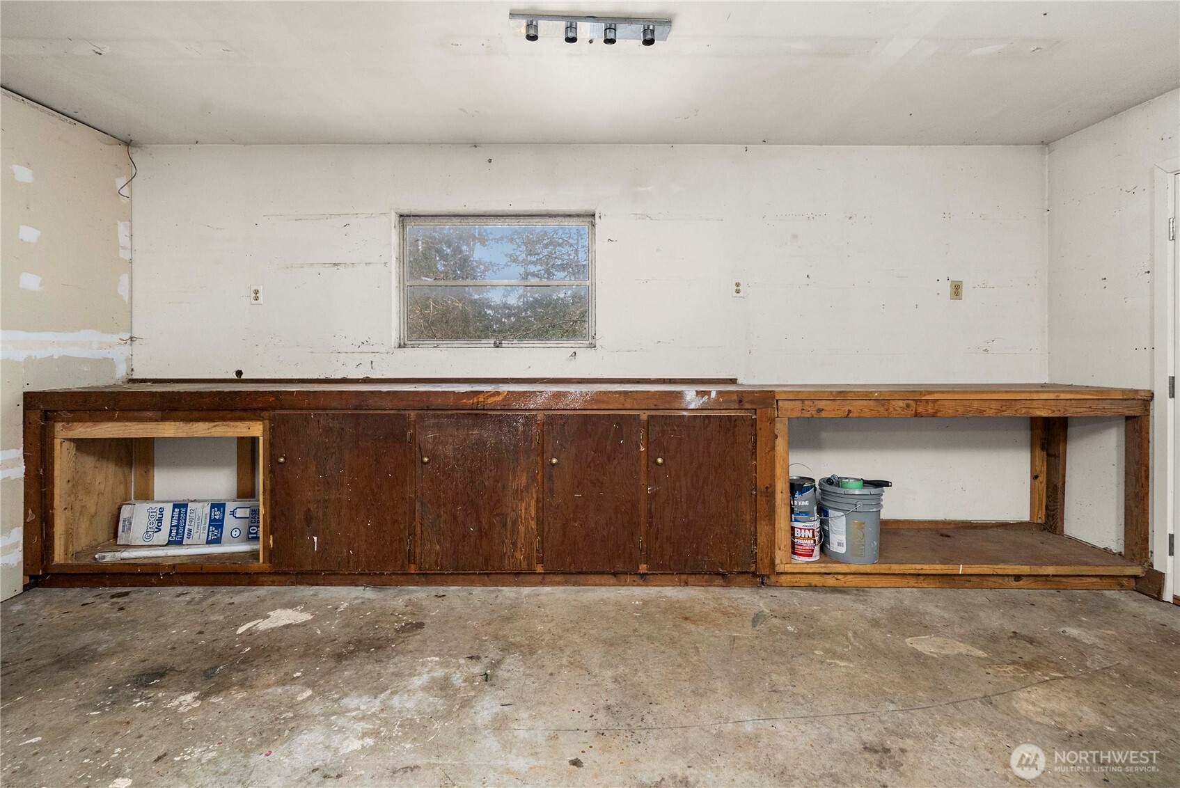 733 Tipsoo Loop South Rainier, WA 98576 - Photo 31 of 37 a room with a wooden floor