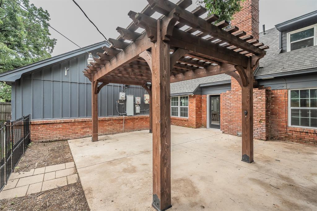 7341 Normandy Road Fort Worth, TX 76112 - Photo 10 of 40