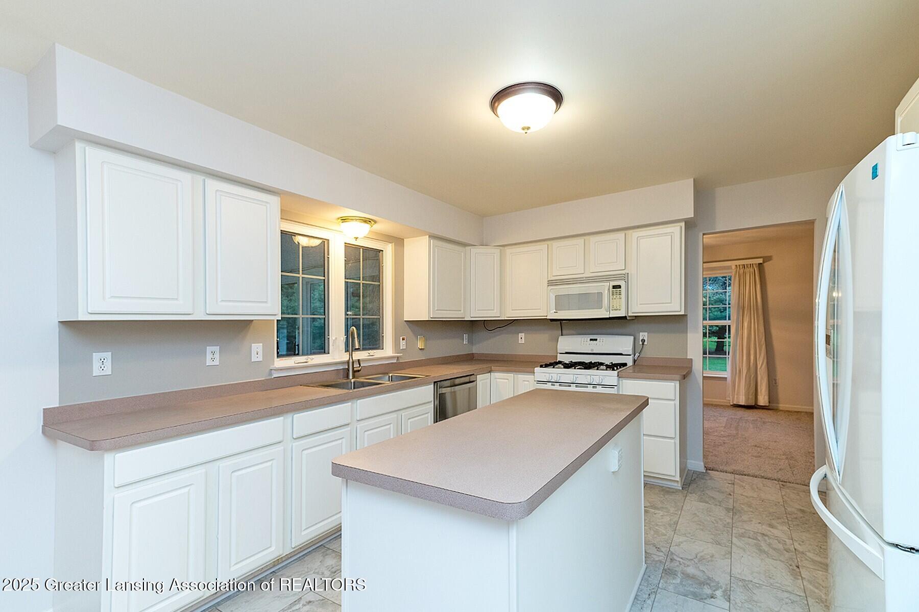 925 Button Road Okemos, MI 48864 - Photo 6 of 30 6