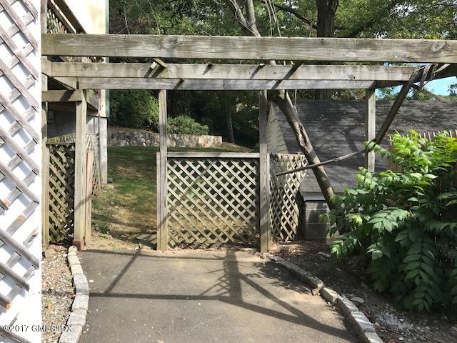 219 Pemberwick Road Greenwich, CT 06831 - Photo 8 of 12 219 Pemberwick Trellis IMG_0630