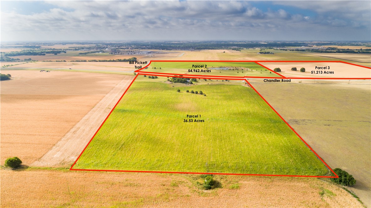 a view of an swimming pool and outdoor space