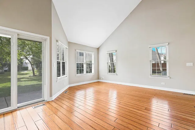 $2,550 | 728 Brandon Place, Wheeling, IL 60090