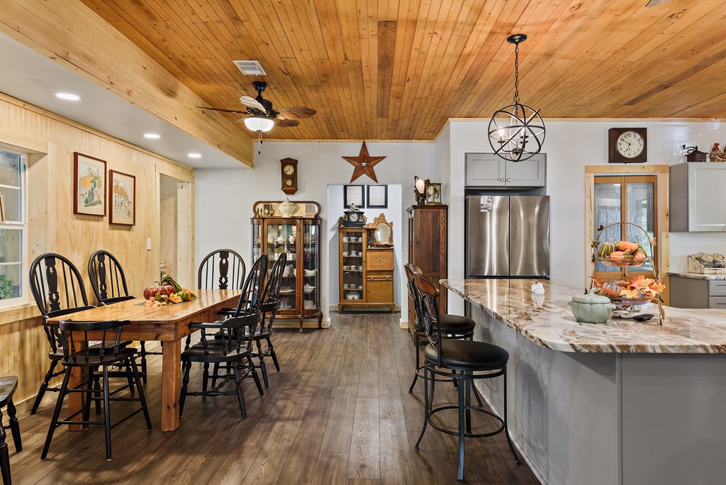 242 Providence Road Slocomb, AL 36375 - Photo 10 of 55 Dining Area