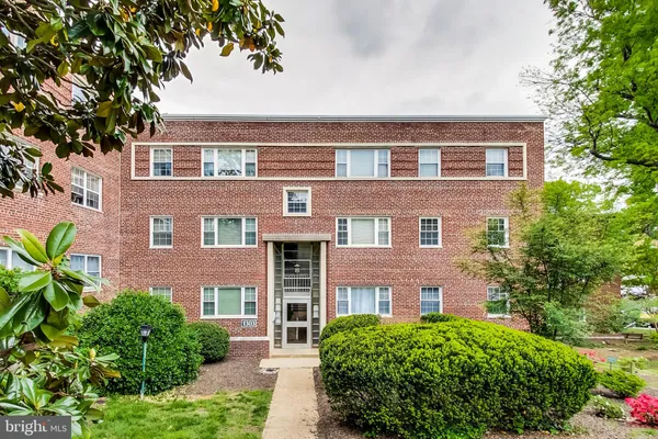 $289,000 | 1303 North Ode Street, Unit 215, Arlington, VA 22209