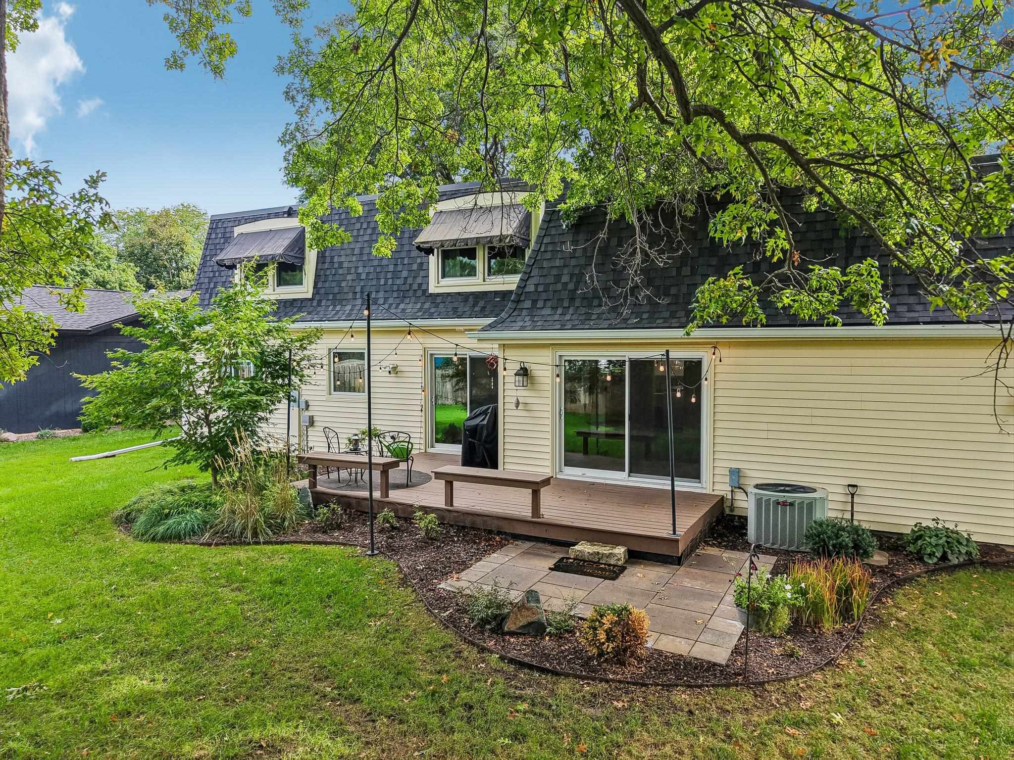 5318 Comanche Way Madison, WI 53704 - Photo 4 of 63 Gallery Image 4