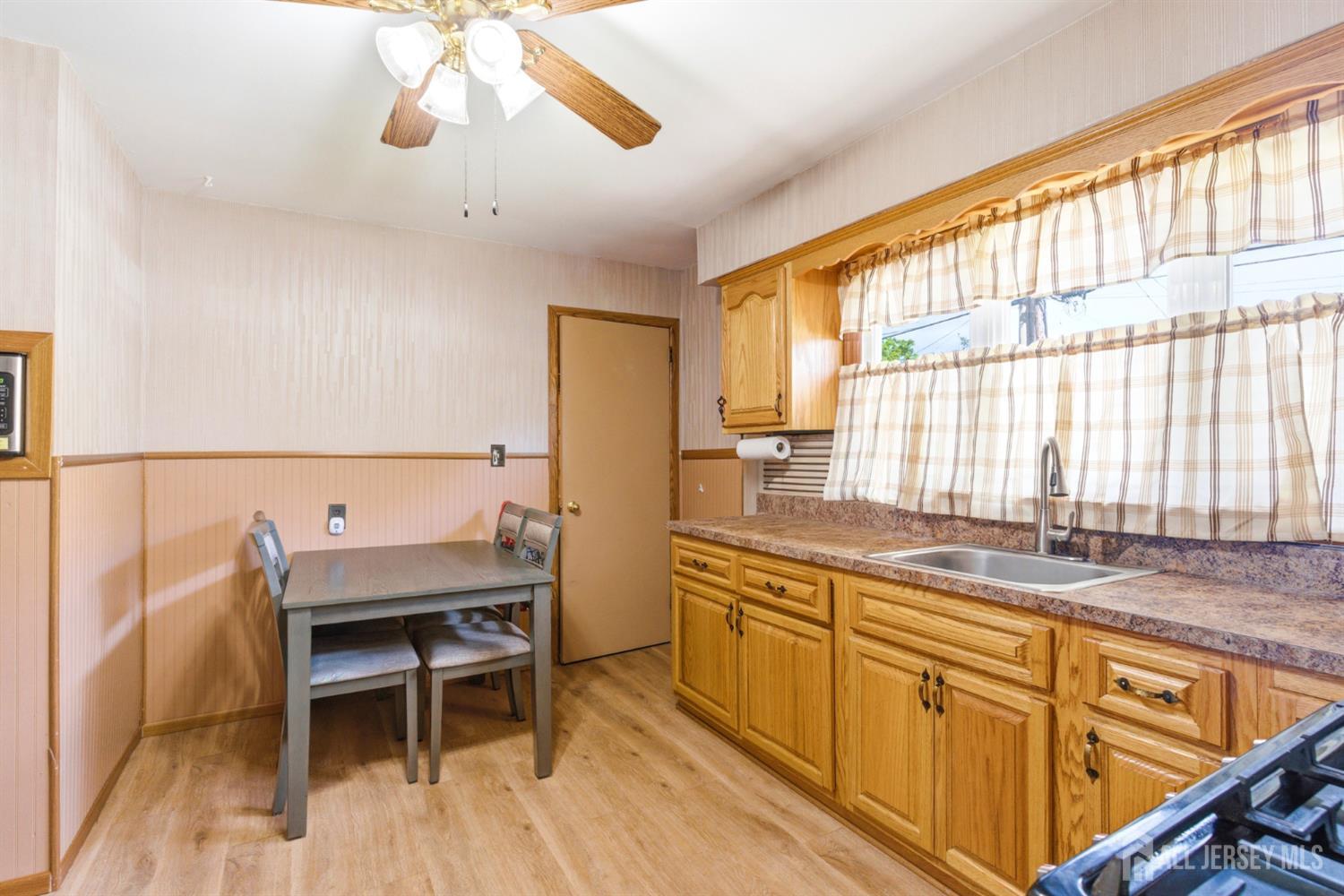 66 Rose Street Edison, NJ 08817 - Photo 15 of 30
