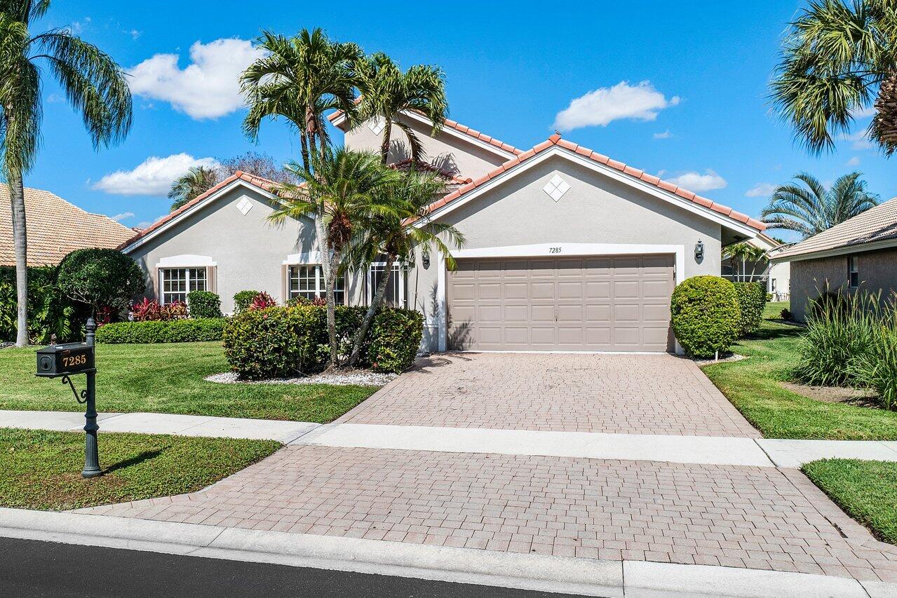 7285 Falls Road East Boynton Beach, FL 33437 - Photo 4 of 51 004-7285FallsRoadEast-BoyntonBeach-FL-33