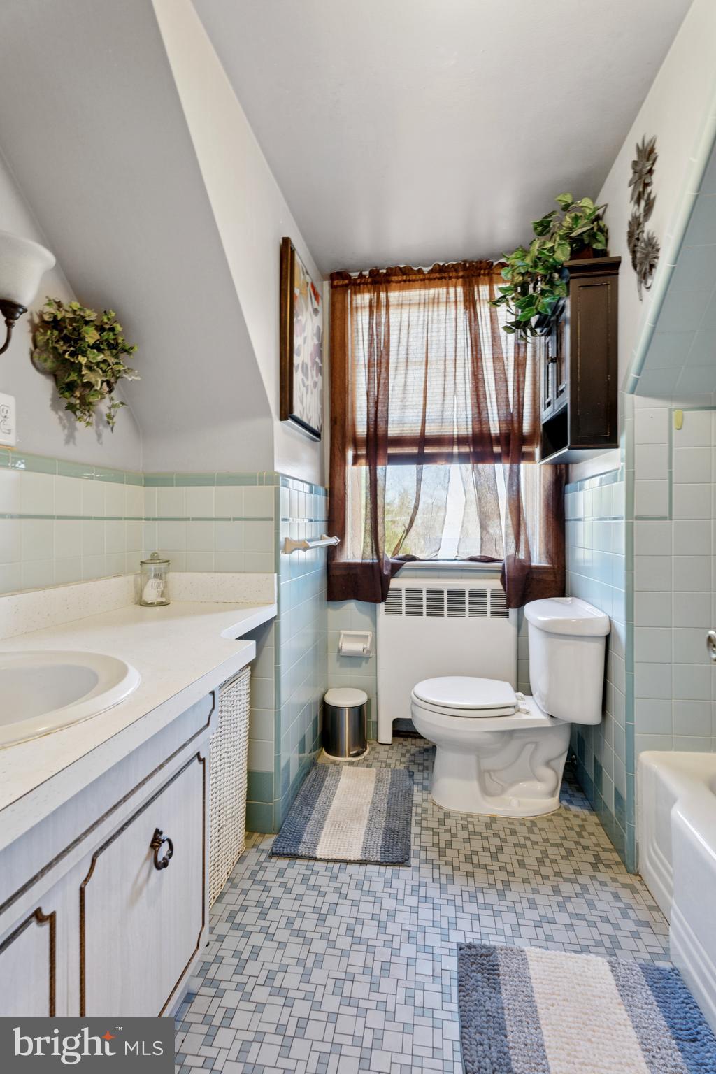 522 Montier Road Glenside, PA 19038 - Photo 12 of 15 Bath