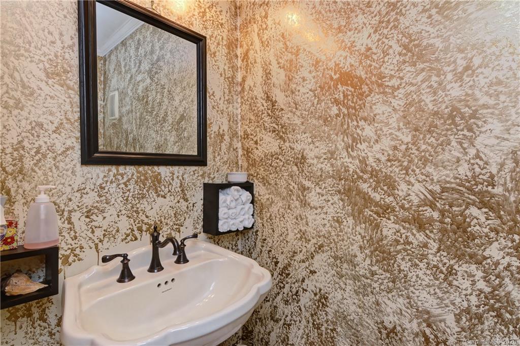 8901 Raintree Lane Charlotte, NC 28277 - Photo 7 of 41 Gallery Image 7