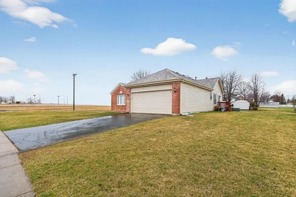 $305,000 | 1919 Cloverdale Way, Belvidere, IL 61008