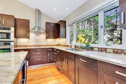 $2,220,000 | 7 Field Road, Lexington, MA 02421