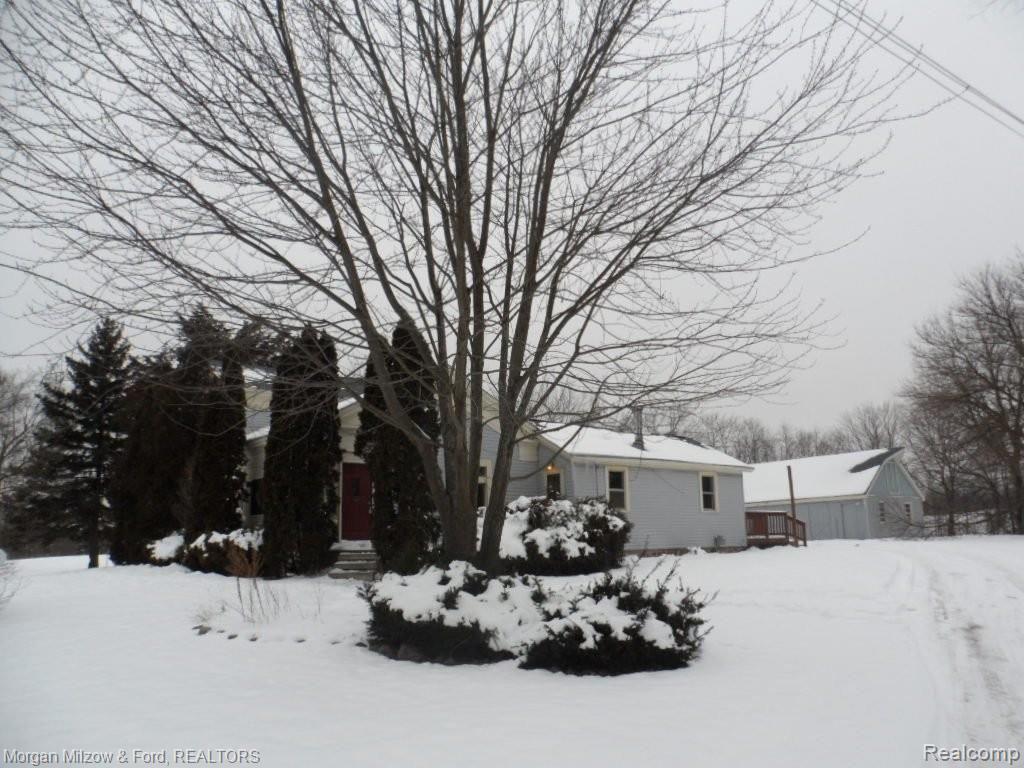 494 Joslyn Road Lake Orion, MI 48362 - Photo 16 of 18 Side elevation