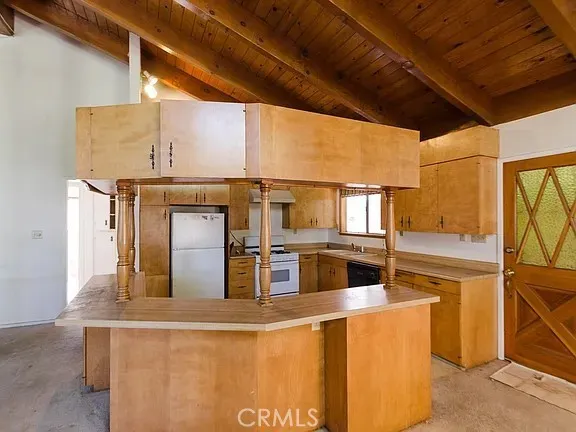 a view of washer and dryer in a room