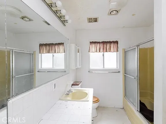 a view of a pathway of a house