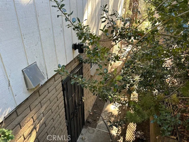 $431,900 | 22348 Glenwood Drive, Crestline, CA 92325