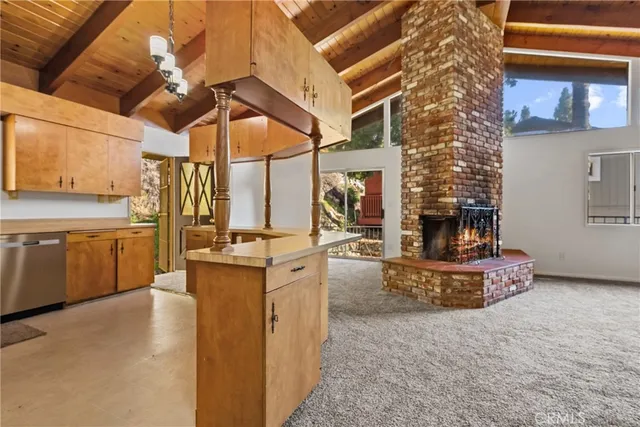 $424,000 | 22348 Glenwood Drive, Crestline, CA 92325