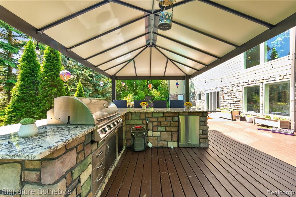 30650 Lahser Road Beverly Hills, MI 48025 - Photo 7 of 93