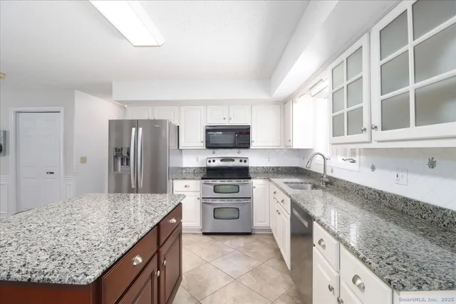 $650,000 | 71 Beardsley Road, New Milford, CT 06776