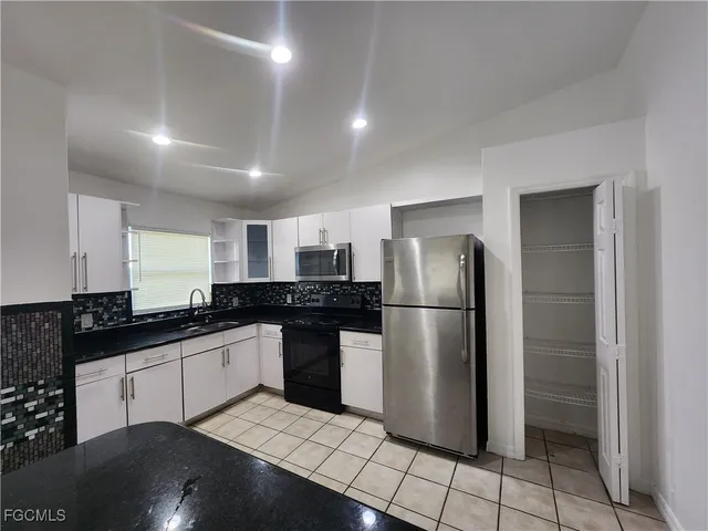 $1,850 | 1248 Columbus Boulevard, Unit A, Fort Myers, FL 33913