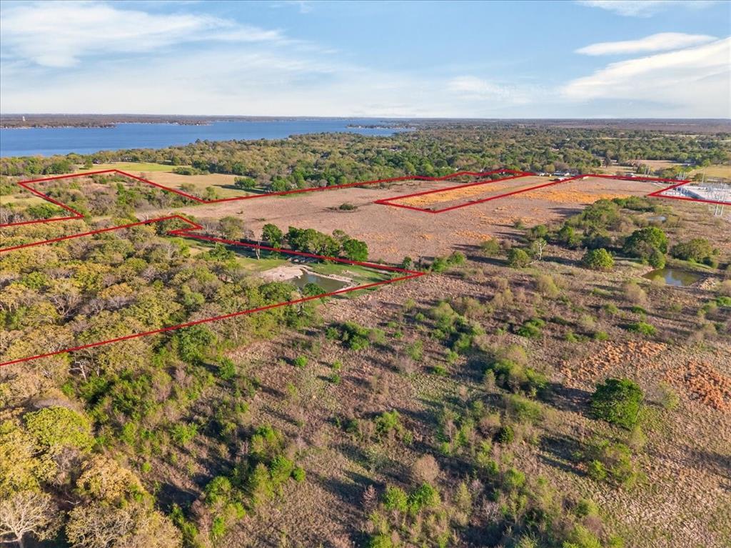 696 East Will White Road Tool, TX 75143 - Photo 8 of 18 a view of an ocean