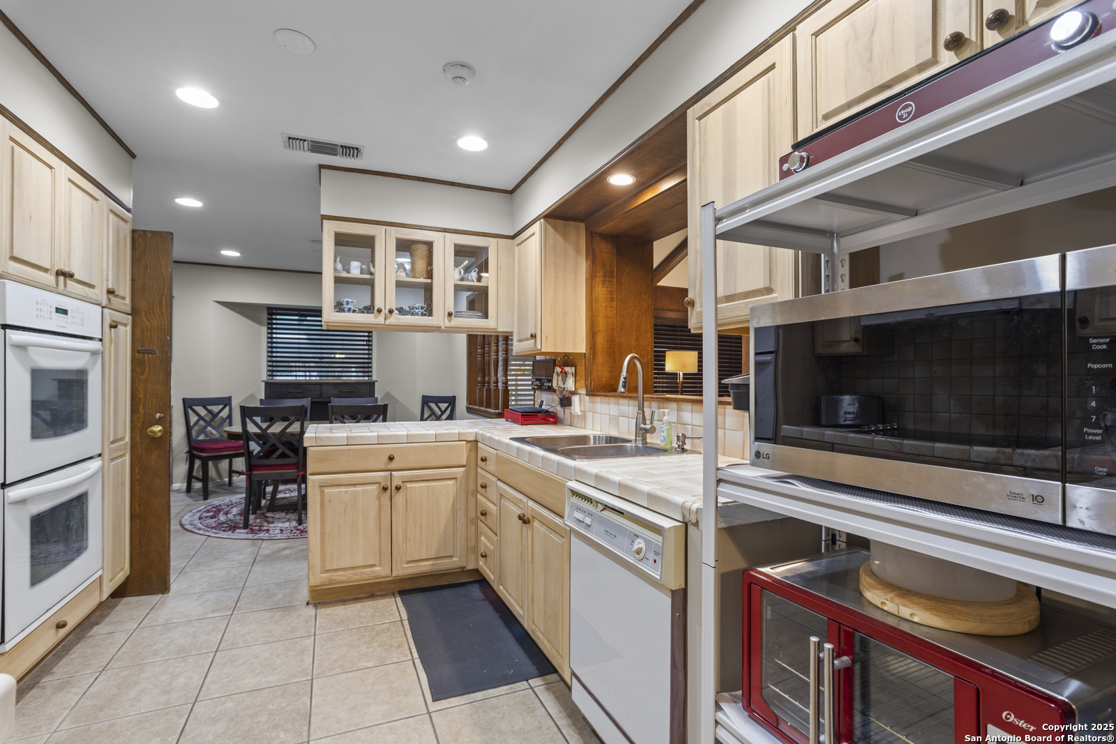 6414 View Point San Antonio, TX 78229 - Photo 13 of 60