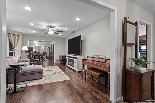 $525,000 | 6414 View Point, San Antonio, TX 78229