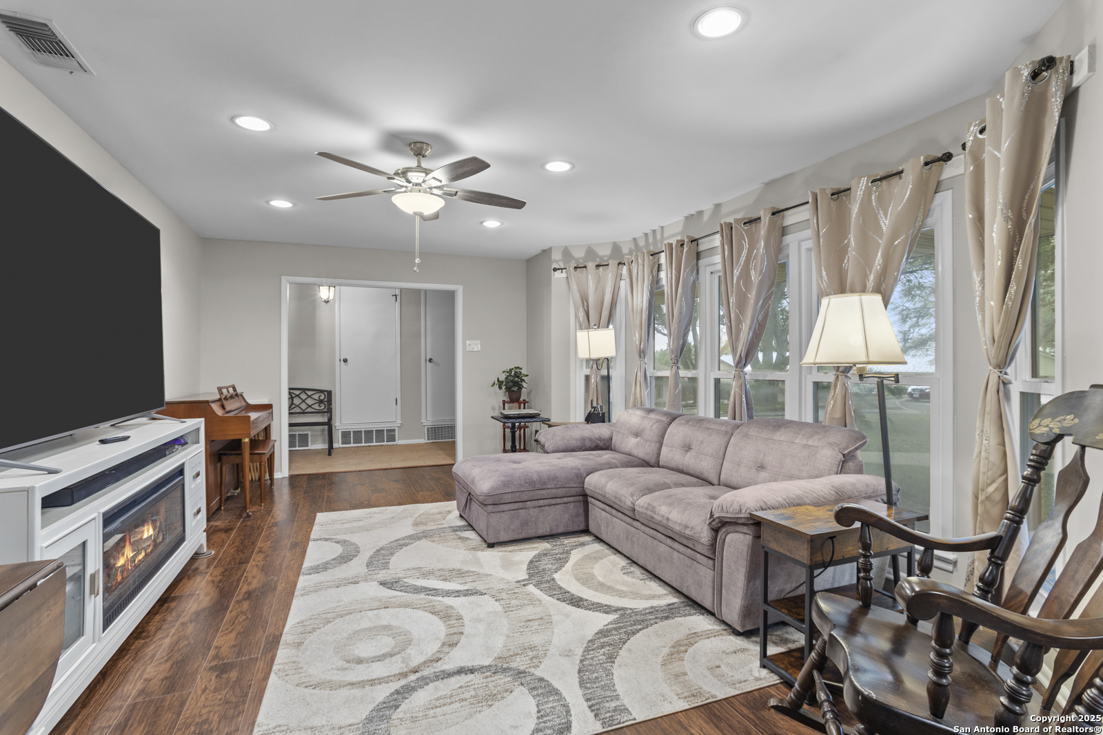 6414 View Point San Antonio, TX 78229 - Photo 8 of 60