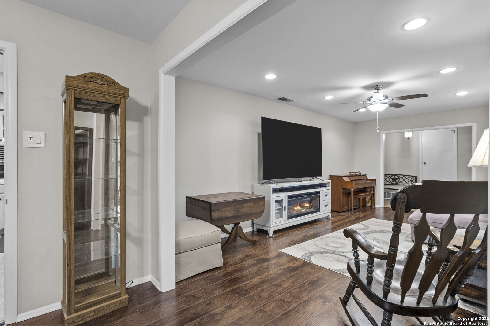 6414 View Point San Antonio, TX 78229 - Photo 9 of 60