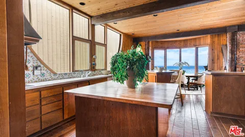 $8,995,000 | 26902 Malibu Cove Colony Drive, Malibu, CA 90265