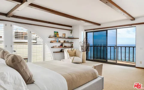 $8,995,000 | 26902 Malibu Cove Colony Drive, Malibu, CA 90265