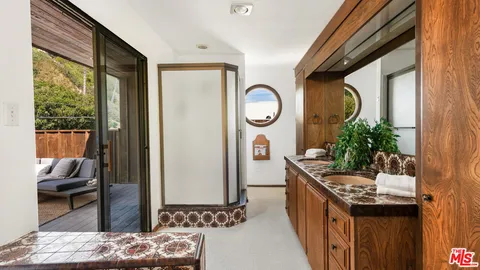 $8,995,000 | 26902 Malibu Cove Colony Drive, Malibu, CA 90265