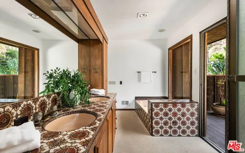 $8,995,000 | 26902 Malibu Cove Colony Drive, Malibu, CA 90265