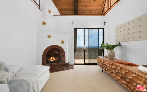 $8,995,000 | 26902 Malibu Cove Colony Drive, Malibu, CA 90265