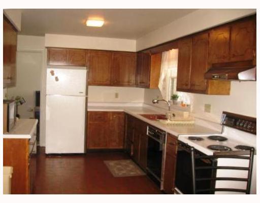 2336 Haymaker Road Monroeville, PA 15146 - Photo 3 of 18 Kitchen. Big eat in kitchen