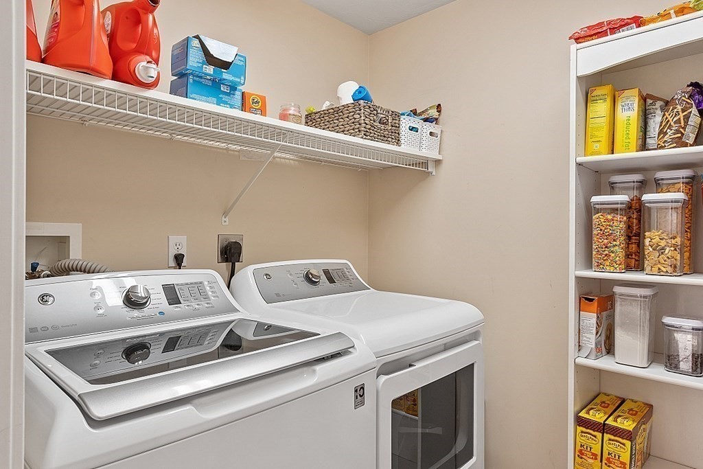 3 William Circle Rutland, MA 01543 - Photo 19 of 42 a utility room with dryer and washer