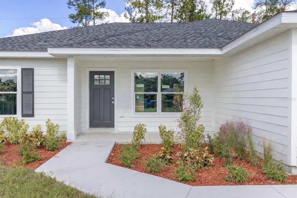 10 Locust Loop Circle Ocala, FL 34472 - Photo 2 of 38
