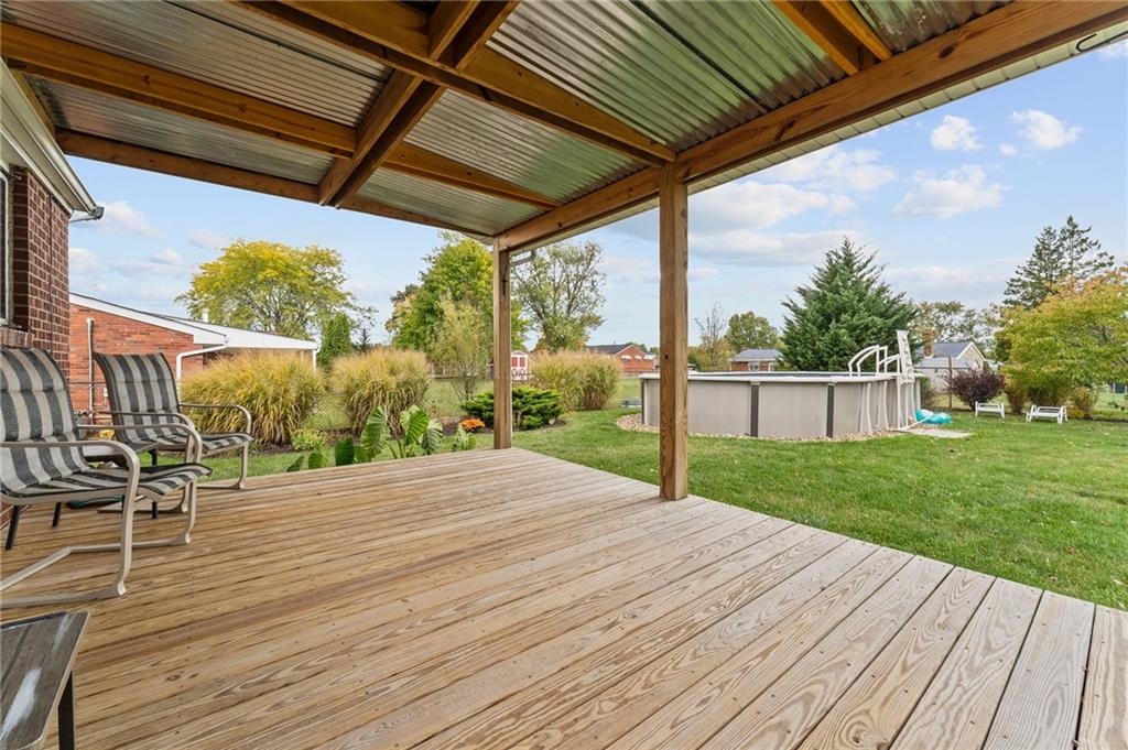 409 4th Street McDonald, PA 15057 - Photo 32 of 37 a porch with seating space