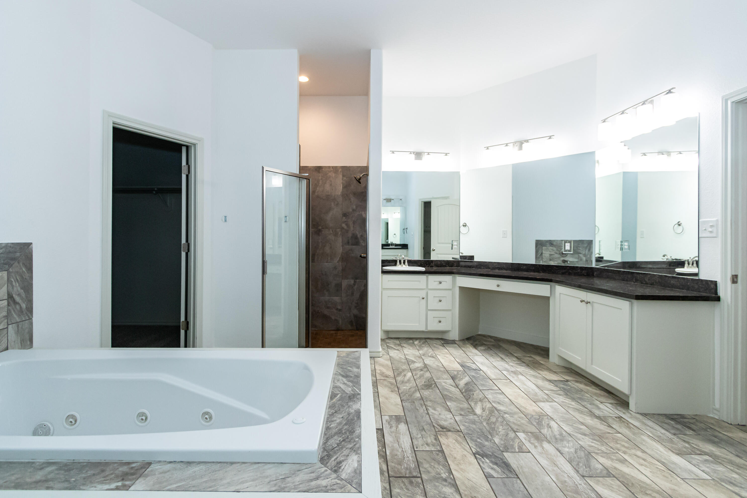 9610 Kline Avenue Lubbock, TX 79424 - Photo 12 of 24 9610 Kline-59