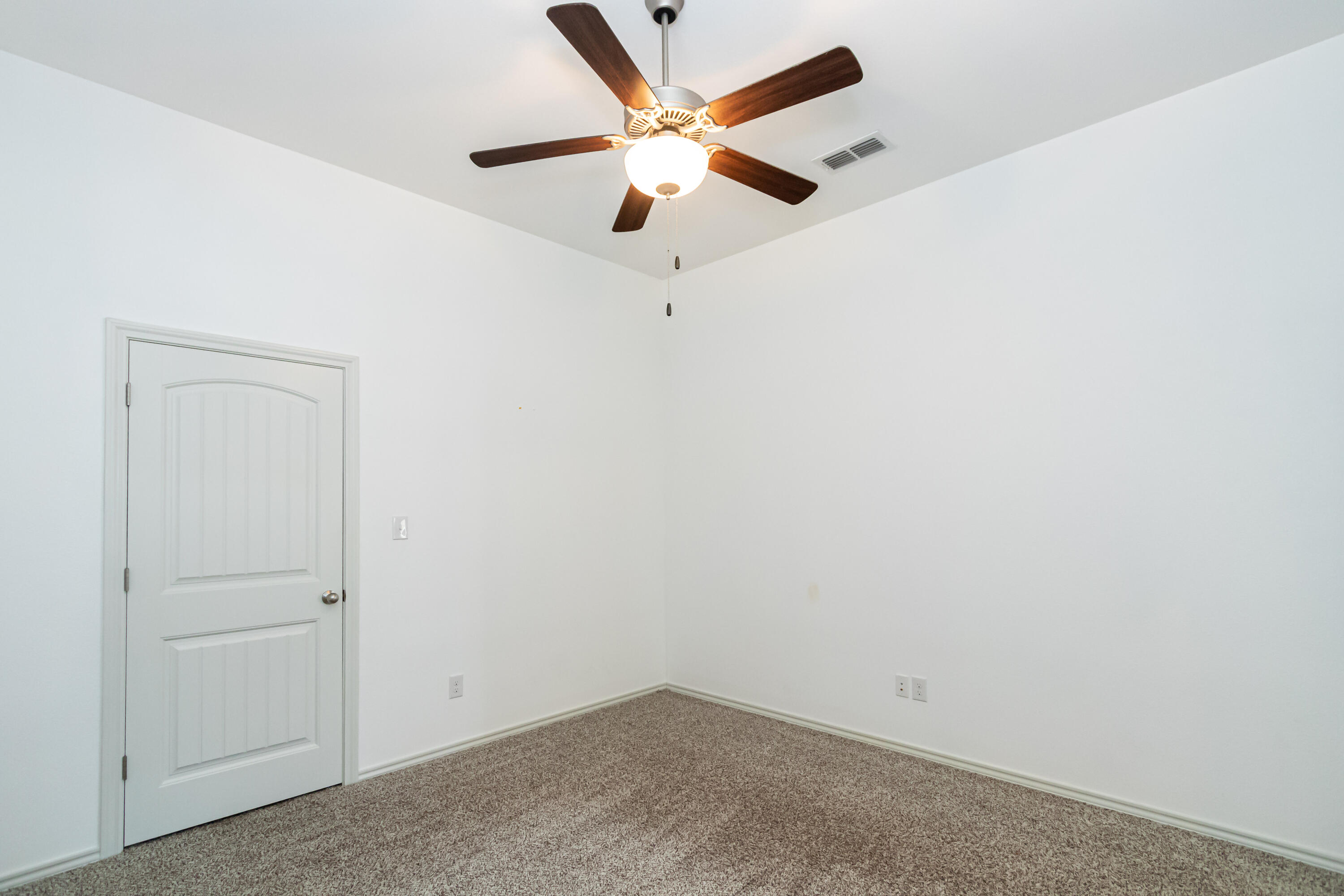 9610 Kline Avenue Lubbock, TX 79424 - Photo 18 of 24 9610 Kline-70