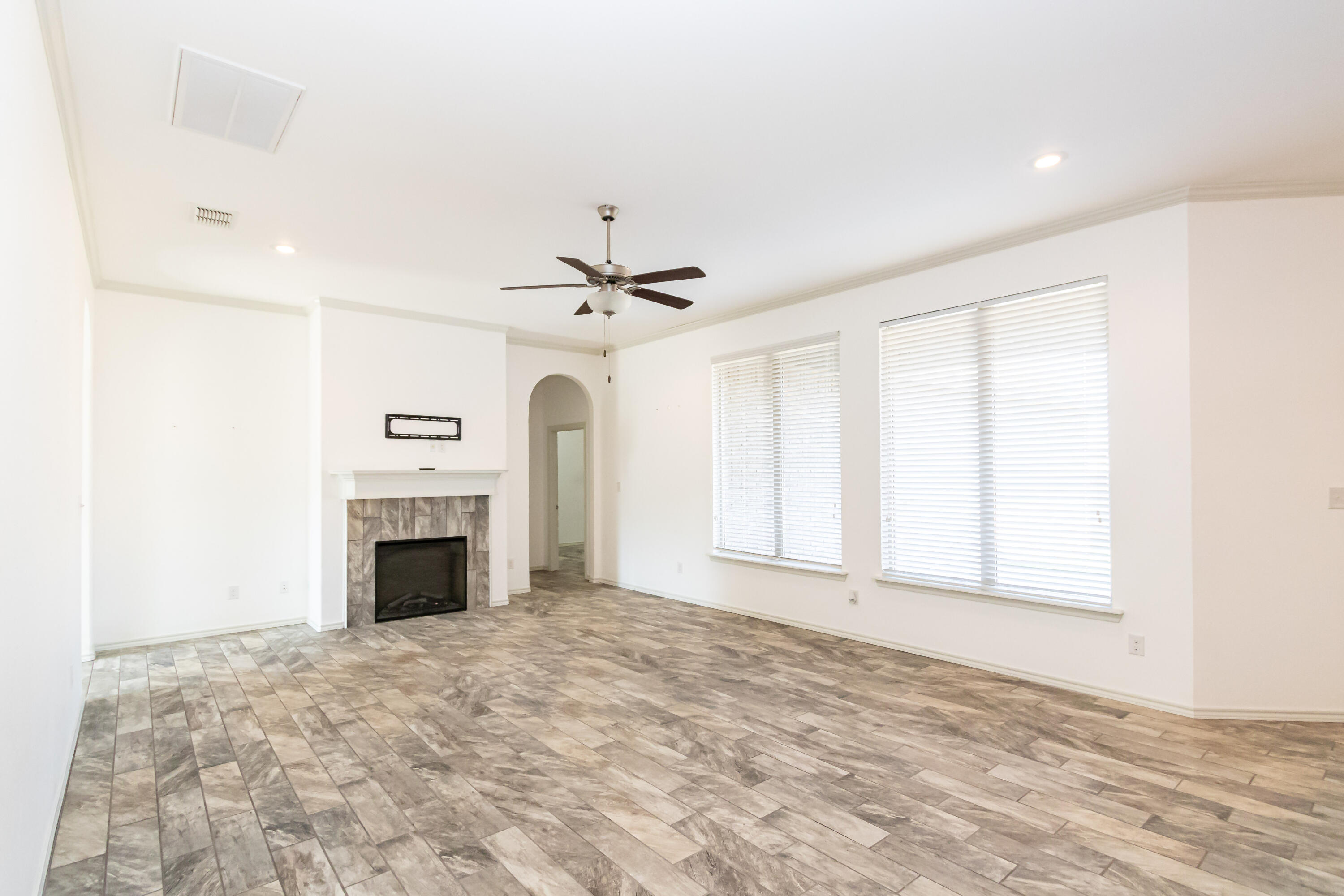 9610 Kline Avenue Lubbock, TX 79424 - Photo 5 of 24 9610 Kline-25