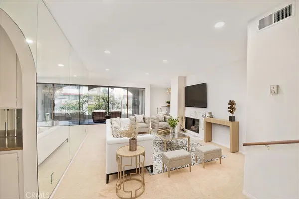 $599,000 | 5340 Yarmouth Avenue, Unit 205, Encino, CA 91316