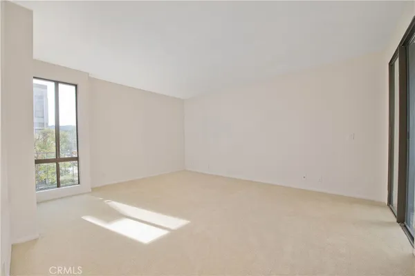 $599,000 | 5340 Yarmouth Avenue, Unit 205, Encino, CA 91316