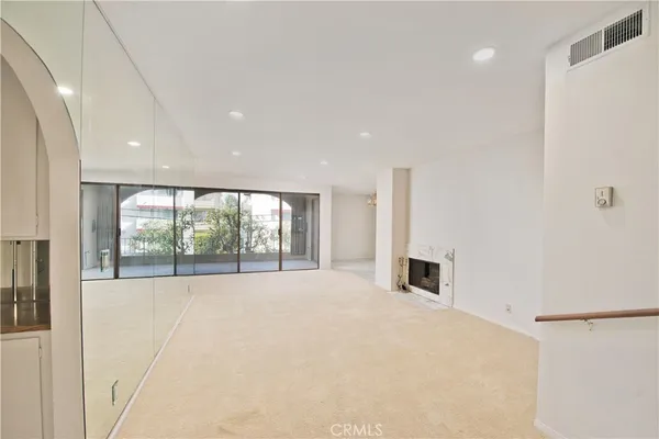 $599,000 | 5340 Yarmouth Avenue, Unit 205, Encino, CA 91316