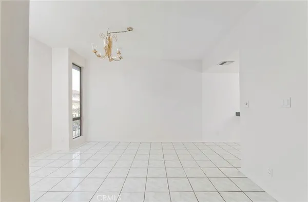 $599,000 | 5340 Yarmouth Avenue, Unit 205, Encino, CA 91316