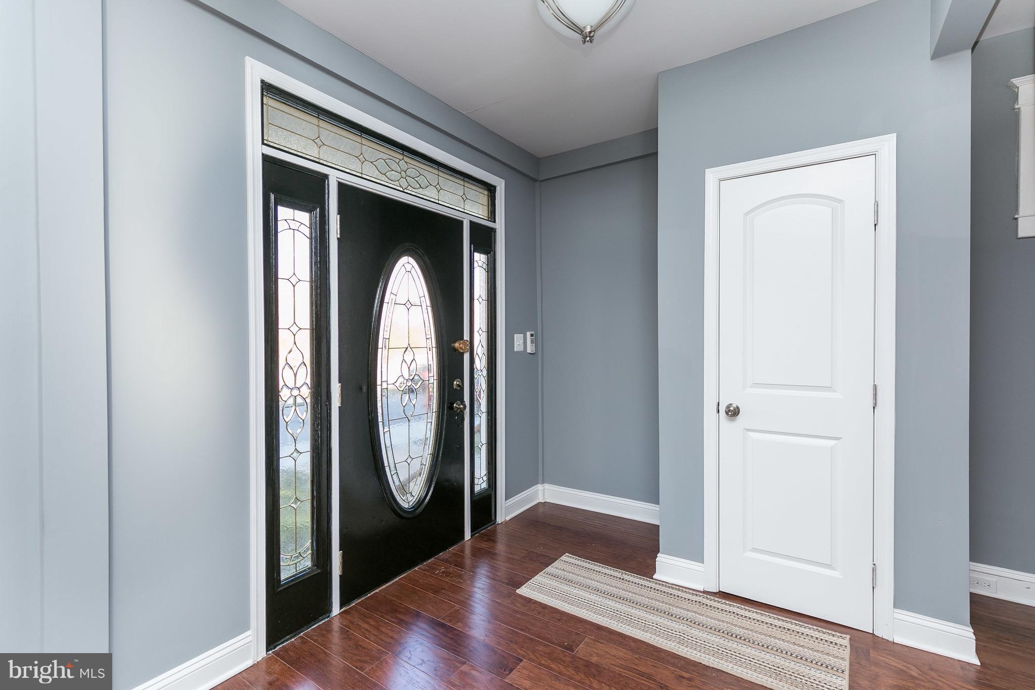 707 Old Home Road Baltimore, MD 21206 - Photo 3 of 30 stained glass front door